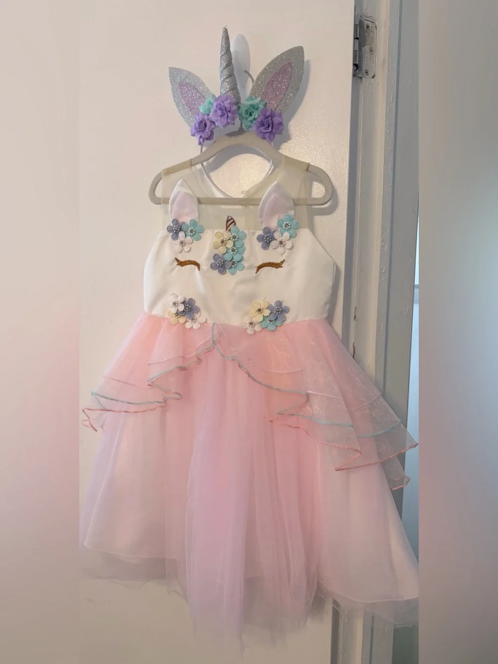 Girls Pink Unicorn Tulle Costume Dress with Floral Detail size 5 and Headband 🦄💕